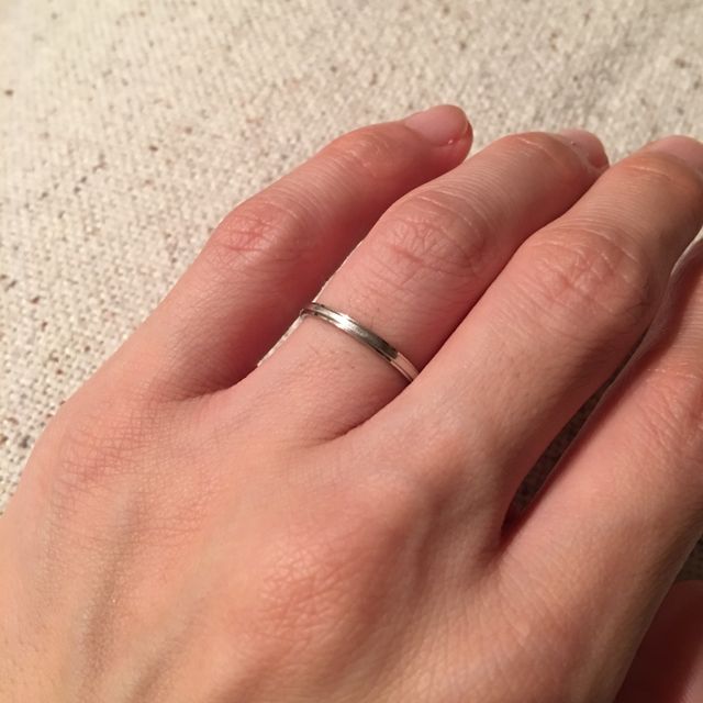 【カルティエ(Cartier)の口コミ】 あまり主張せず、さりげなく付けていられる指輪を探していました。目立ち…