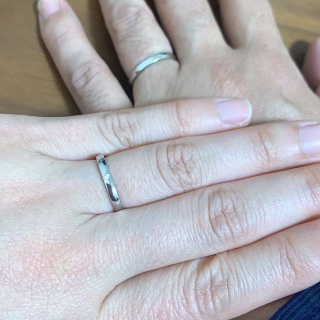 【銀座ダイヤモンドシライシの口コミ】 シンプルな一粒ダイヤで
綺麗目すぎずカジュアルなスタイルにも合うものが…