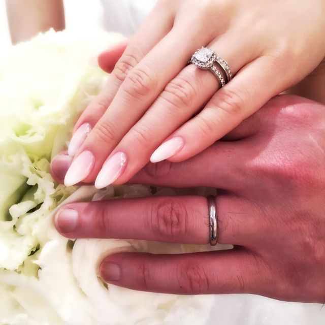 【宝寿堂(ほうじゅどう)の口コミ】 婚約指輪はトータルで1ct以上の物が欲しかったのですが、ブランドで探すと…