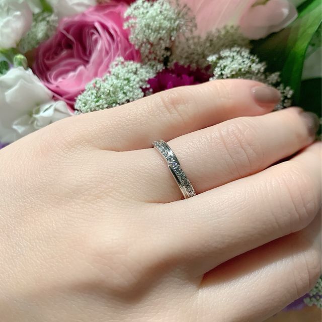 【宝寿堂(ほうじゅどう)の口コミ】 1.44ctの婚約指輪と重ねてつけたいと思っていたので、重ね付けができるも…