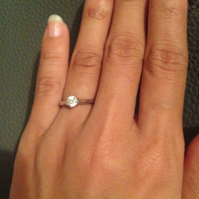 【銀座ダイヤモンドシライシの口コミ】 イメージを伝えて彼に買ってもらいましたが、店員さんがど真ん中のをすす…