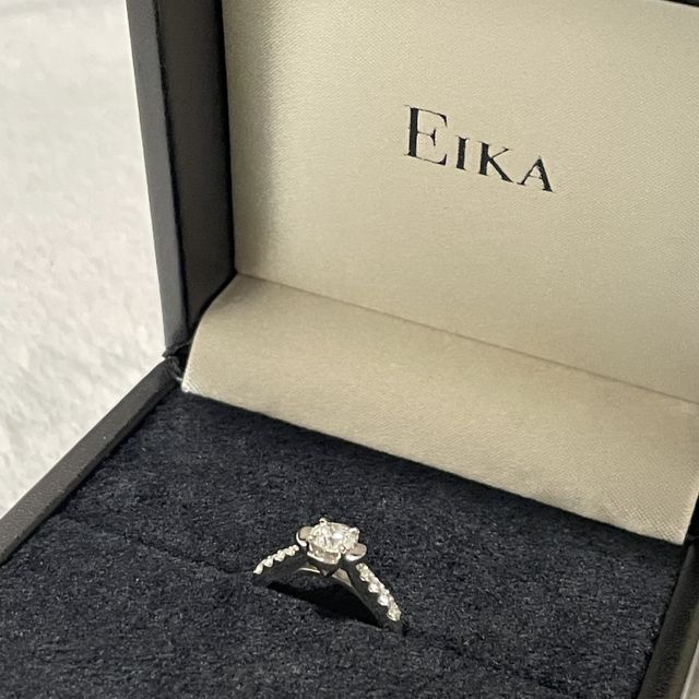 【EIKA(エイカ)の口コミ】 プレゼントされた時は、薔薇の花の中にダイヤモンドというのが素敵でした…