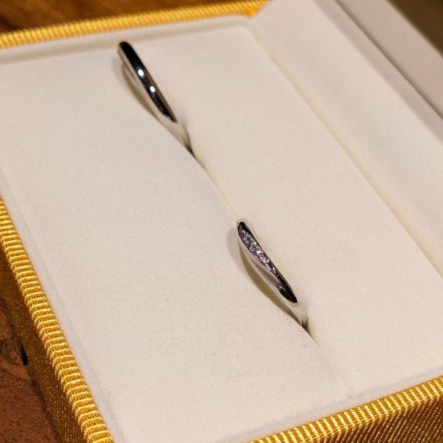 【ケイウノ ブライダル(K.UNO BRIDAL)の口コミ】 結婚指輪購入の為、5カ所ほど店舗を周りました。
その中でも店舗のレイア…