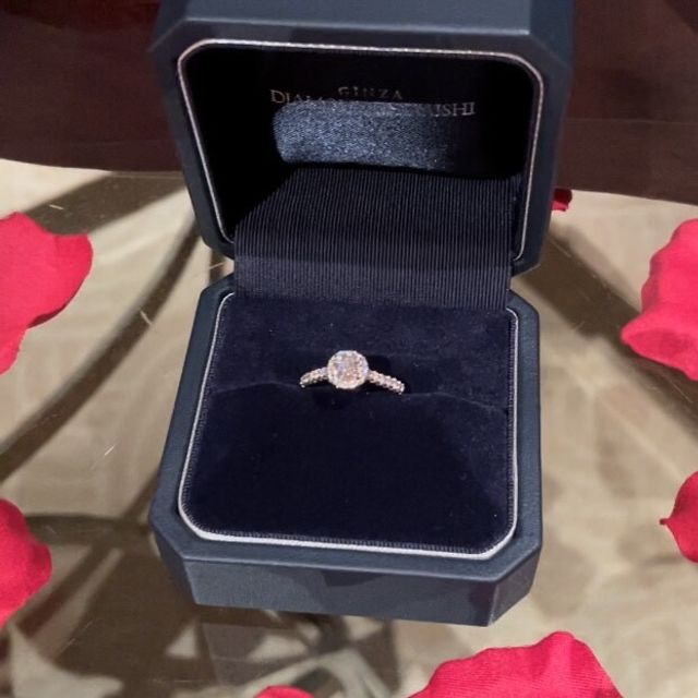 【銀座ダイヤモンドシライシの口コミ】 ヘイロータイプのデザインが好きで探していました。
他のブランドでも似た…