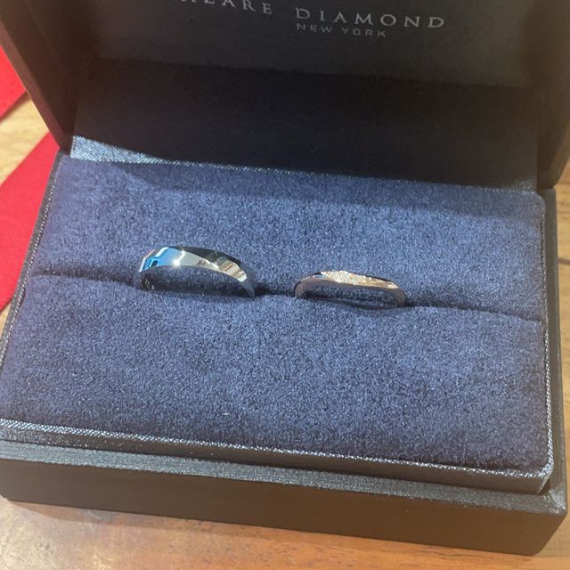 【ラザール ダイヤモンド(LAZARE DIAMOND)の口コミ】 もともと他ブランドで具体的に欲しいデザインがありましたが、そちらは男…