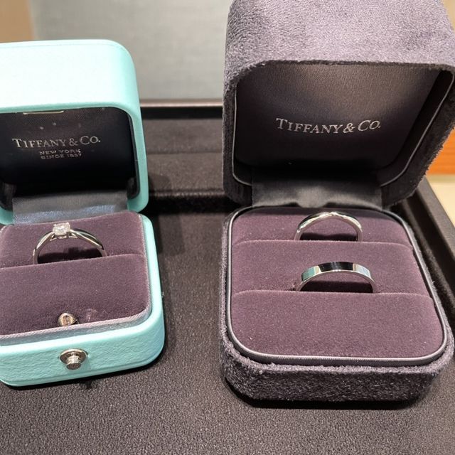 【ティファニー(Tiffany & Co.)の口コミ】 女性らしい丸みを帯びたデザインが気に入り、婚約指輪、結婚指輪ともに同…