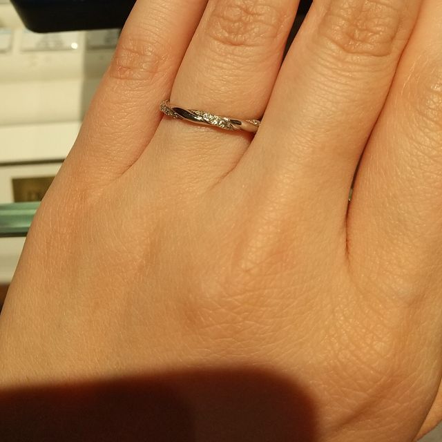 【銀座ダイヤモンドシライシの口コミ】 つたが絡まりあったようなデザインが珍しくキュートです。
永遠に紡がれる…