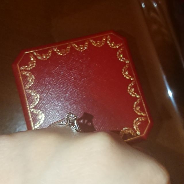 【カルティエ(Cartier)の口コミ】 王道の立て爪ダイヤ、色んなお店にあったのですが、こちらの1895ソリテー…