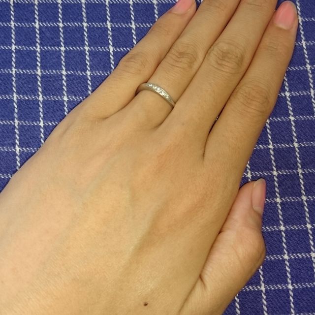 【銀座ダイヤモンドシライシの口コミ】 結婚指輪もinoでした。結婚式後にも友達の結婚式やおめでたい時には重ね付…