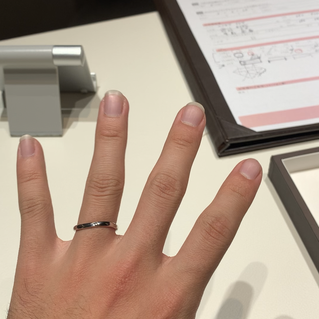 【TRECENTI(トレセンテ)の口コミ】 私たちが選んだリングはいずれもウェーブ状のものです。エンゲージリング…