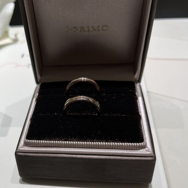 【アイプリモ(I-PRIMO)の口コミ】 重ね付けする私の婚約指輪がダイヤ付きのため、結婚指輪はシンプルなもの…