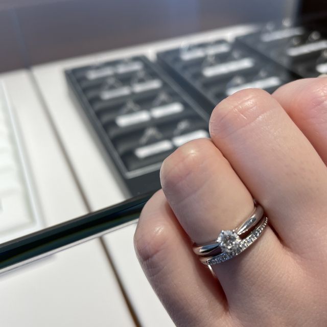 【銀座ダイヤモンドシライシの口コミ】 ダイヤモンドがいっぱい入ってて、キラキラしていて、とても可愛かったの…