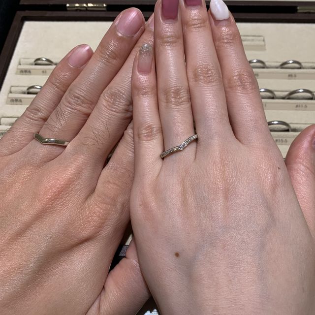 【TRECENTI(トレセンテ)の口コミ】 指通り、つけ心地がとても良い。
滑らかさはダントツでした。隣の指との干…