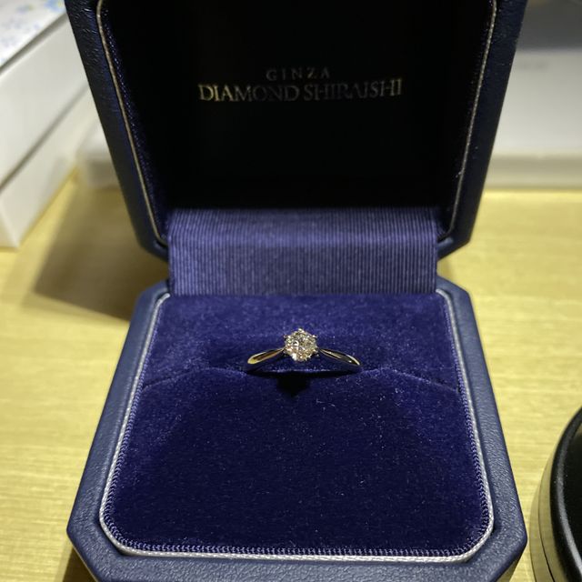 【銀座ダイヤモンドシライシの口コミ】 今回購入した婚約指輪ですが、ダイヤモンドシライシという所で購入させて…