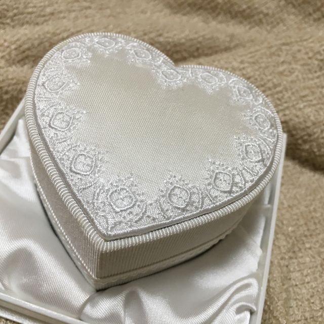 【JEWELRY STUDIO Advance(ジュエリースタジオアドバンス)の口コミ】 あまり自分の手が好きではなく、指輪にも興味がなかったのですが、この指…