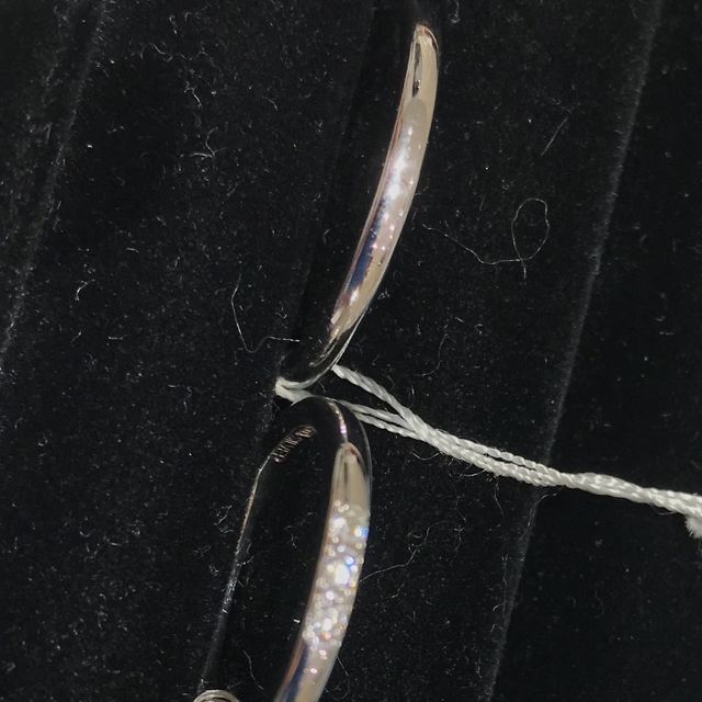 【TRECENTI(トレセンテ)の口コミ】 婚約指輪と似合うような結婚指輪（重ね付け可能な指輪）を探していました…