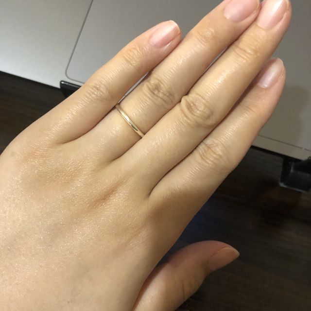 【mina.jewelry(ミナジュエリー)の口コミ】 ひねり加工で3面にして、素材はプラチナとホワイトゴールドを組み合わせて…