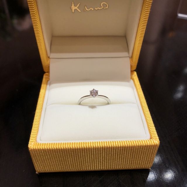 【ケイウノ ブライダル(K.UNO BRIDAL)の口コミ】 婚約指輪を購入しようとネットで探していたらシンプルでとても良いのがあ…