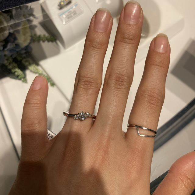 【銀座ダイヤモンドシライシの口コミ】 太すぎず細すぎず丁度いい太さで、つけやすいシンプルデザインがたくさん…