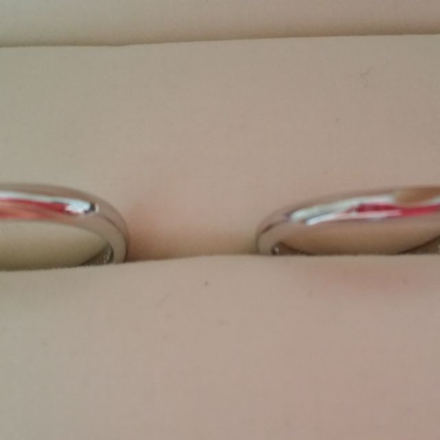 【ケイウノ ブライダル(K.UNO BRIDAL)の口コミ】 変わったデザインのが欲しくてたまたまインターネットで見たこのリングが…