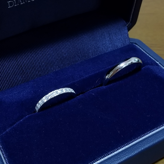 【銀座ダイヤモンドシライシの口コミ】 私が購入した結婚指輪は、OR Eternity 09のハーフエタニティです。
こちら…