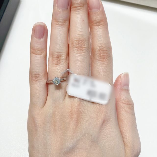 【ティファニー(Tiffany & Co.)の口コミ】 ダイヤが一番光を取り込みやすい位置にくるように計算されたセッティング…