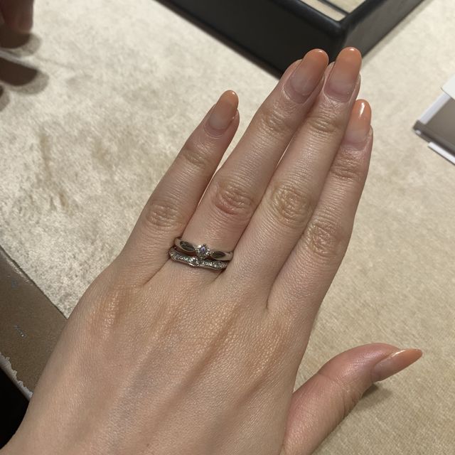 【ブルガリ(BVLGARI)の口コミ】 王道の婚約指輪という感じでとても気に入りました。
ブルガリらしいボリュ…