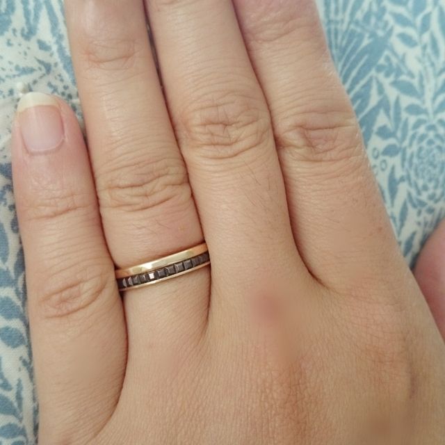 【ブシュロン(BOUCHERON)の口コミ】 いわゆるかまぼこ型のものより個性のあるリングが良く、重ねづけしやすい…