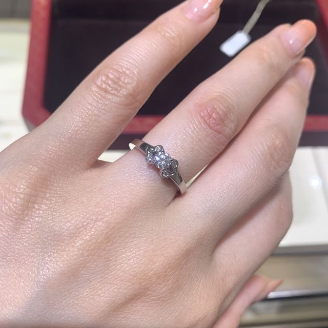 【カルティエ(Cartier)の口コミ】 元々インターネットで情報収集しているときからカルティエのバレリーナが…