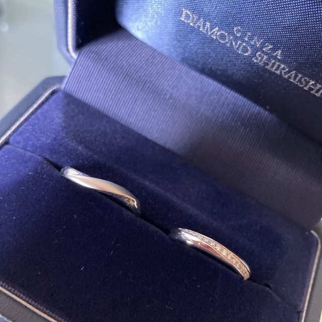 【銀座ダイヤモンドシライシの口コミ】 デザインが気に入りました。
新婦側の指輪も輝きが綺麗でした。
とくに指…