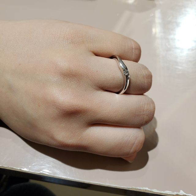 【TRECENTI(トレセンテ)の口コミ】 デザインが可愛く、つけ心地も良かった
ピンクダイヤモンドが埋め込まれて…