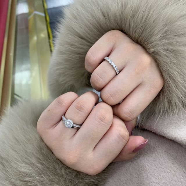 【アイプリモ(I-PRIMO)の口コミ】 右手につけるハーフエタニティか真珠の指輪を探していました。
アイプリモ…