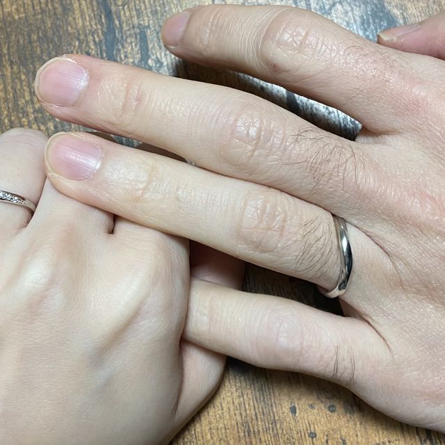 【銀座ダイヤモンドシライシの口コミ】 仕事中もつけたいと思っていたので、シンプルなデザインを探していました…