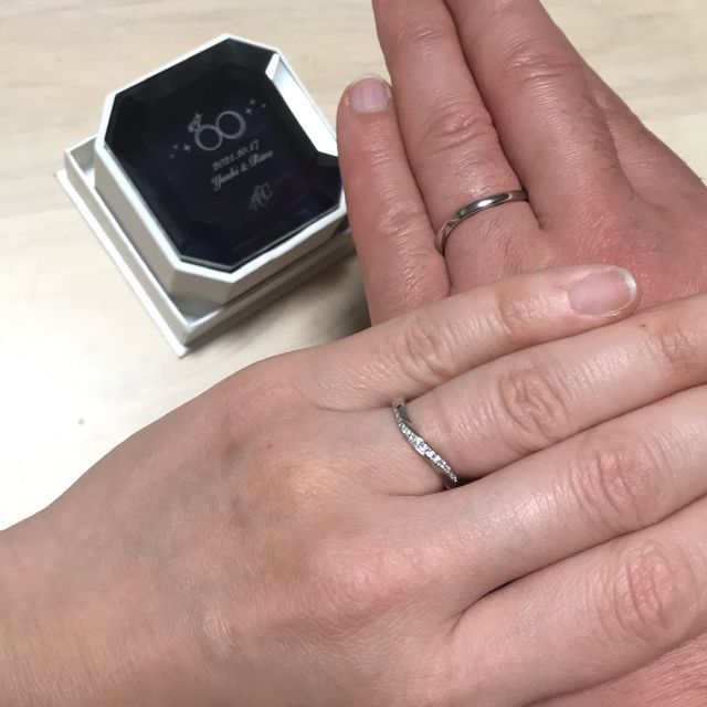 【4℃ BRIDAL(ヨンドシーブライダル)の口コミ】 sラインというのでしょうか？指が細く見えるデザインというイメージがあり…