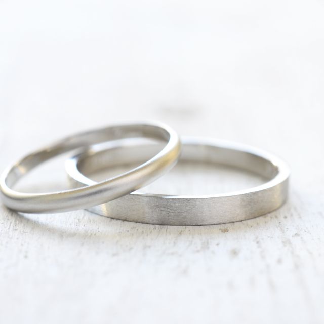 【湘南彫金工房 andfuseの口コミ】 指輪はシンプルなデザインが良かったので、プラチナを選び、
私は平打（幅…