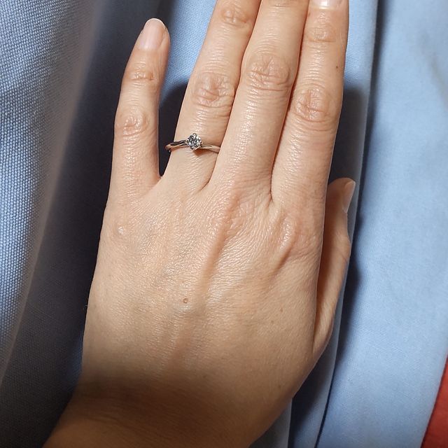 【銀座ダイヤモンドシライシの口コミ】 リングのデザインが多くて、かなり迷います！でも、予算内で丁寧に探して…