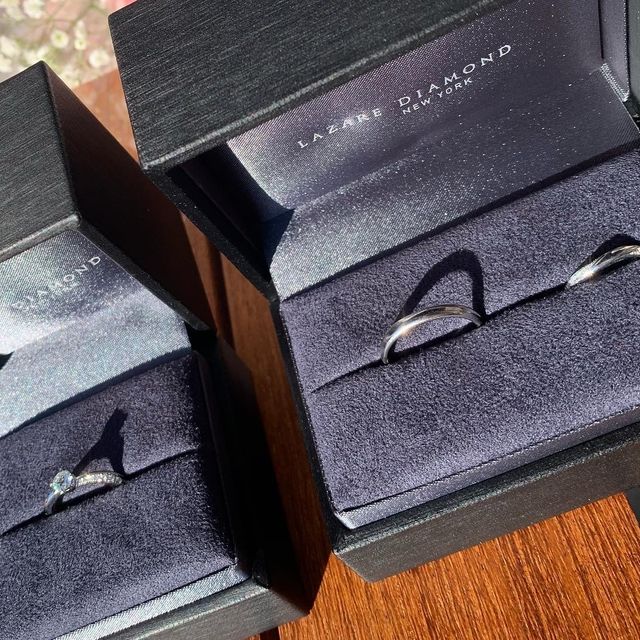 【ラザール ダイヤモンド(LAZARE DIAMOND)の口コミ】 指輪のデザインは沢山試着した中で指がすらっと細く見えるデザインを選び…