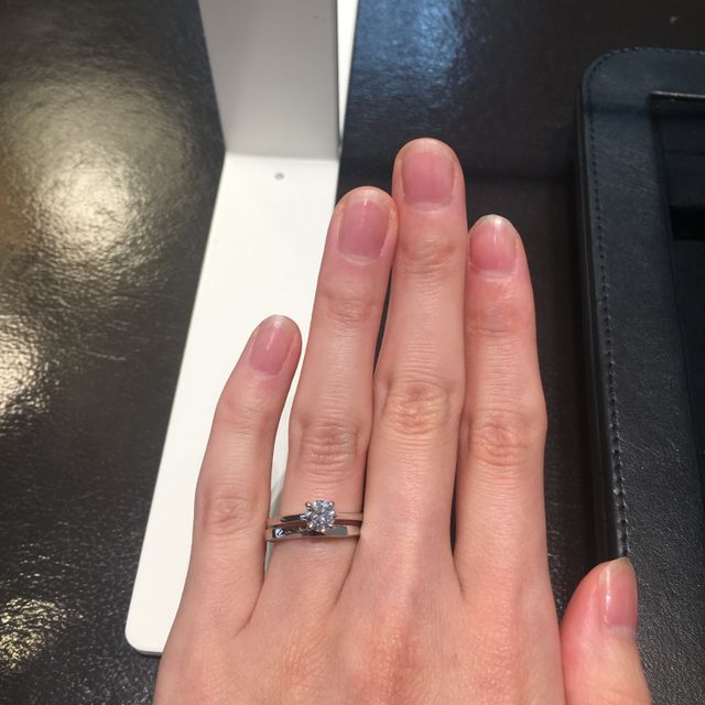 【グラフ(GRAFF)の口コミ】 リングのアームが全体的に細めのため、中央のダイヤの大きさが、より大き…