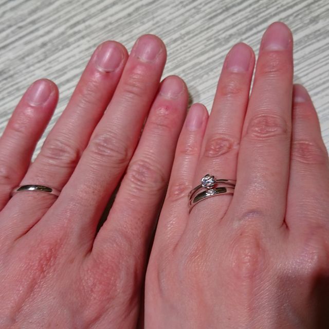 【TRECENTI(トレセンテ)の口コミ】 婚約指輪は、フローラシリーズのお花のデザインが前からいいなと思ってい…