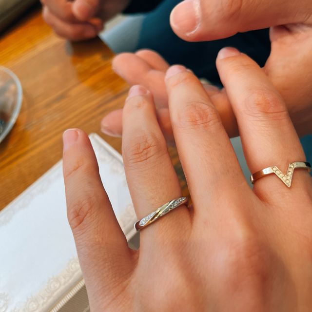 【JEWELRY STUDIO Advance(ジュエリースタジオアドバンス)の口コミ】 Instagramの広告をみて一目惚れ。
すぐに2人で福山から岡山まで見に行きま…