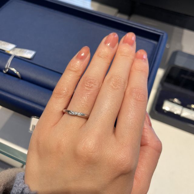 【銀座ダイヤモンドシライシの口コミ】 デザインに一目惚れしました。店名にダイヤモンドと名前のつくとおり、ダ…