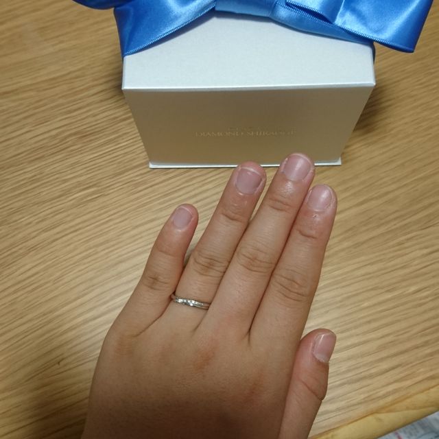 【銀座ダイヤモンドシライシの口コミ】 婚約指輪を探しているときにダイヤモンドシライシさんの店舗にかざってあ…