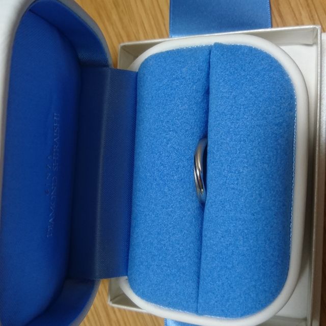 【銀座ダイヤモンドシライシの口コミ】 婚約指輪を探しているときにダイヤモンドシライシさんの店舗にかざってあ…
