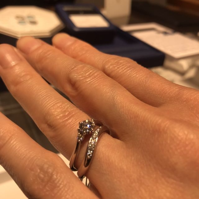 【銀座ダイヤモンドシライシの口コミ】 見れば見るほど混乱して時間ばかりが過ぎてしまうので、来店前にデザイン…