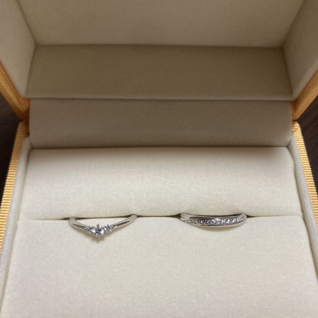 【ケイウノ ブライダル(K.UNO BRIDAL)の口コミ】 最初は他のデザインを購入しようと考えていたのですが、いくつか他の様々…