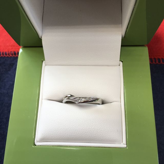 【LAPAGE(ラパージュ)の口コミ】 前回、購入した婚約指輪との
重ね付けが、とても素敵
だったので！(*^^*)
…