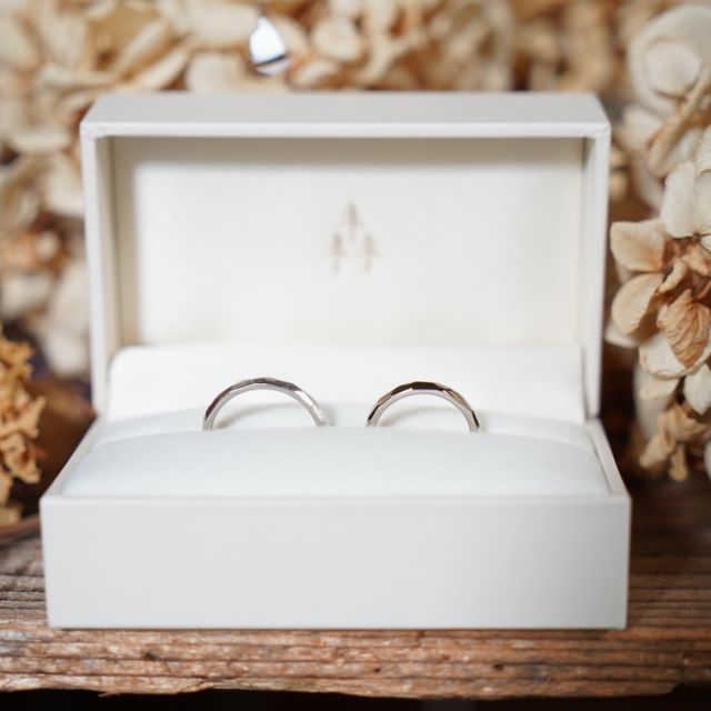 【THREE TREES(スリーツリーズ)の口コミ】 結婚が決まり、なかなか心惹かれる指輪と出会えずお店の指輪を見ても理想…