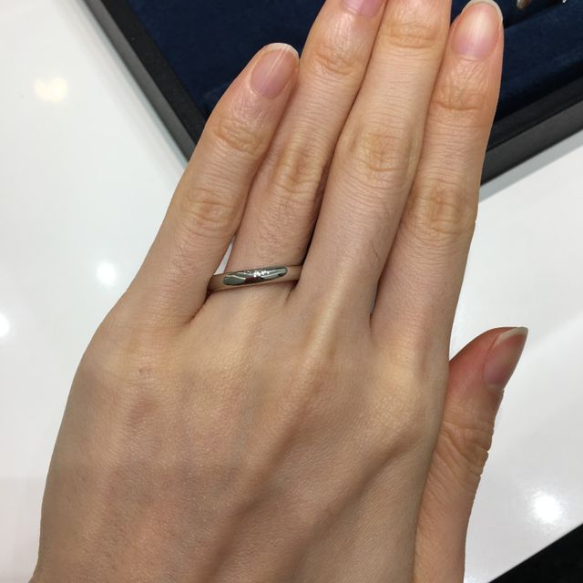 【4℃ BRIDAL(ヨンドシーブライダル)の口コミ】 デザインが豊富で好みのリングに巡り会えそうなときめきがありました。こ…