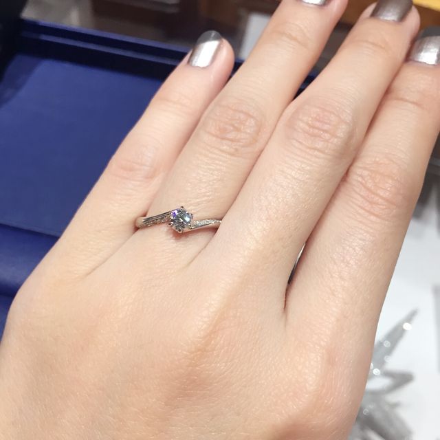 【銀座ダイヤモンドシライシの口コミ】 本来次週に行われるリングフェアに行く予定で、下見のつもりで銀座本店を…