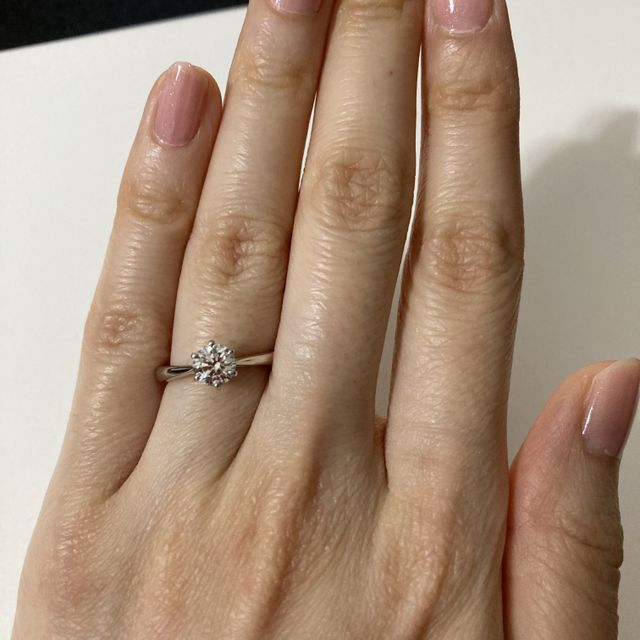 【ラザール ダイヤモンド(LAZARE DIAMOND)の口コミ】 予算内で希望以上のカラットを用意していただけたこと、ダイヤモンドの輝…